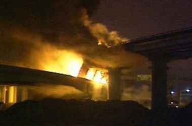 Eine Eisenbahnbrücke wurde in Mariupol gesprengt und ein Wachmann der Firma „Asowstahl“ getötet