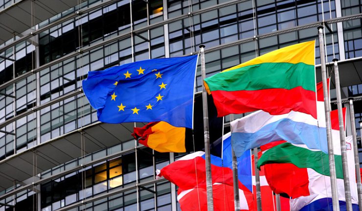Europa Środkowa i Wschodnia: między dwoma ogniami