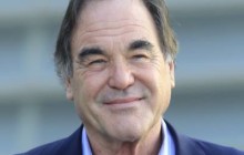 Oliver Stone: Estados Unidos nunca dejó de utilizar Ucrania como una plataforma para luchar primero contra la Unión Soviética, y ahora contra Rusia