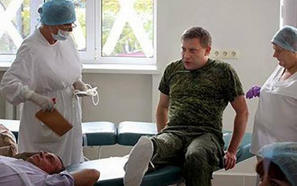 Donezker Republikchef Sachartschenko in Debalzewo verwundet und operiert