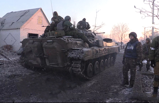 Армия ДНР отводит войска и тяжелое вооружение