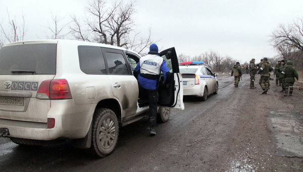 Власти ДНР и ЛНР в воскресенье обеспечат наблюдателям ОБСЕ доступ в район Дебальцево