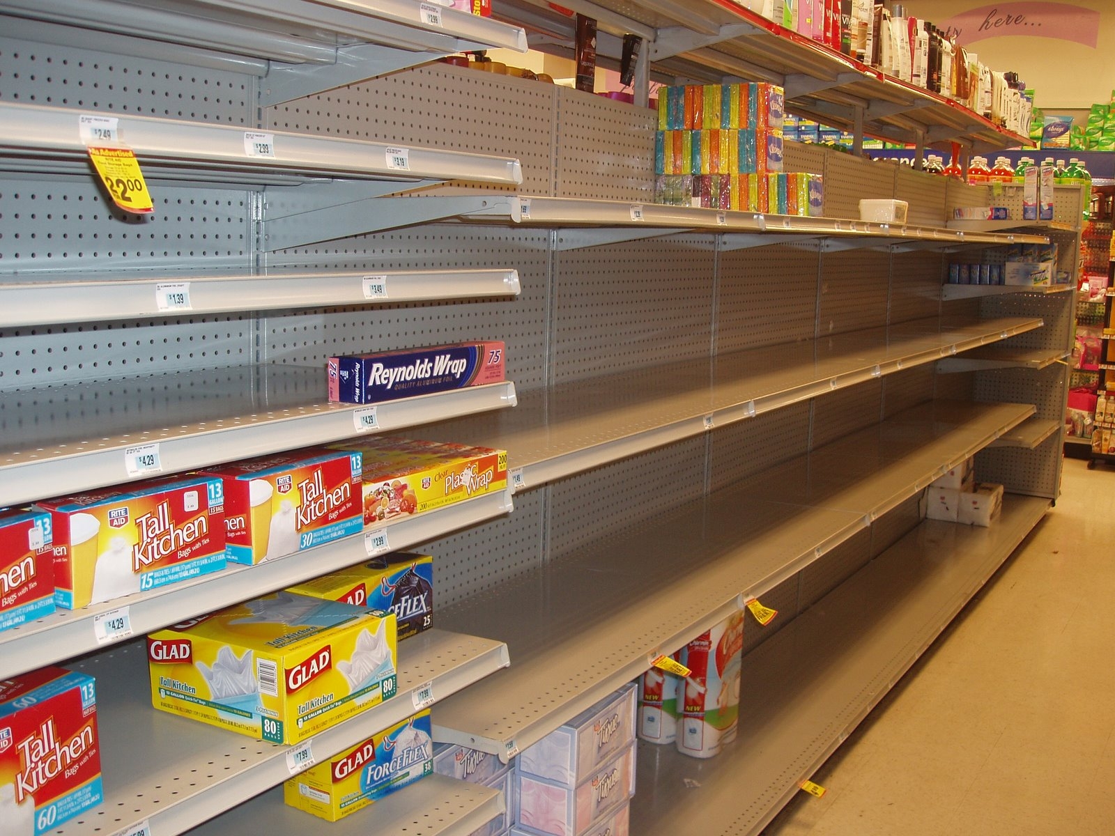 Kiev blocks food supplies to Donbass