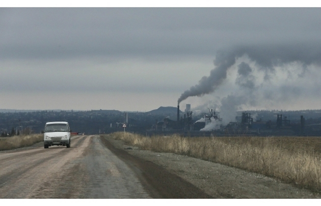 People are being evacuated from Uglegorsk