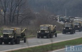 Большая колонна военной техники под Артемовском