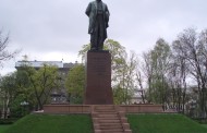 Украинские «любители» памятников добрались и до Тараса Шевченко