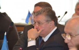 Депутат V и VI созывов от Партии регионов, 53-летний Станислав Мельник застрелился в своем доме в Киевской области