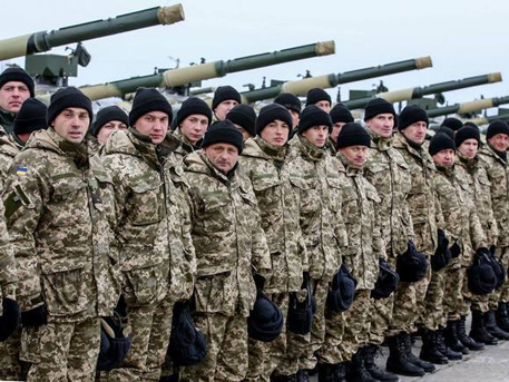 Ukraine crisis: British trainers assist Ukrainian military
