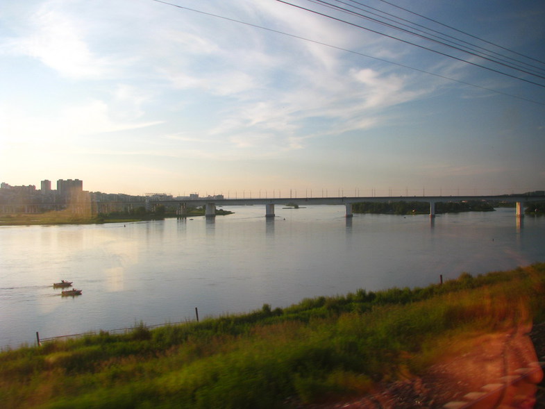 Ukrainian fighters mined 2 bridges in the Crimea