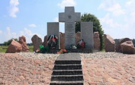A una delegación polaca no se le permitió entrar en Ucrania para conmemorar a las víctimas de la masacre de Volyn