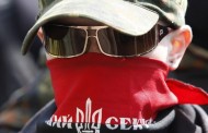 Kharkov wird von bewaffneten Kämpfern des „Rechten Sektors“ patrouilliert
