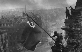 El Parlamento ucraniano prohíbe los símbolos comunistas y legitima a colaboradores de los nazis