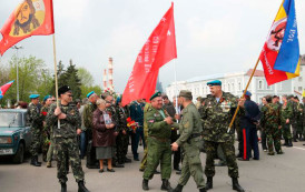 Impresionante caravana antifascista en Donbass