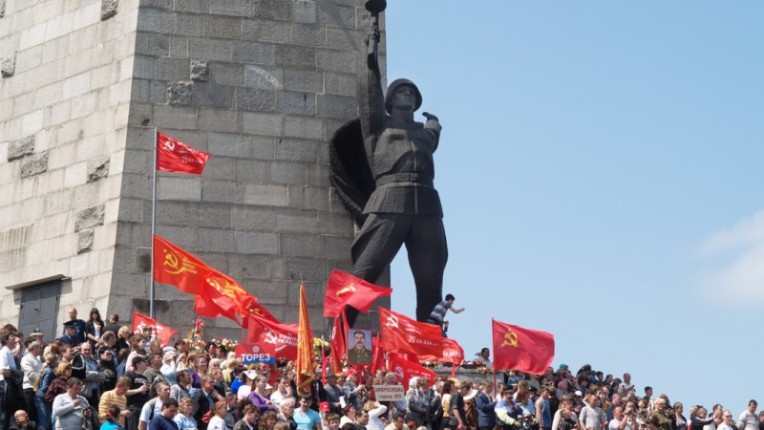 More than 7 thousand citizens of Donbass visited Saur-Tomb 08.05.2015 (VIDEO)