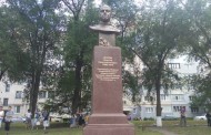 People’s Artist of the USSR Vasiliy Lanovoy made a donation of Marshal Zhukov’s bust to the LPR