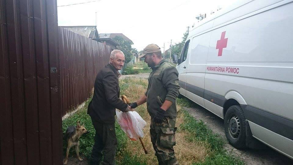 Slovakian volunteer unit brings humanitarian aid to the most devastated areas, where some people still live