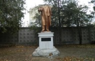 Обезглавивший памятник Ленину россиянин получил год тюрьмы