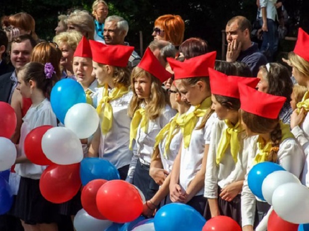 Школы ДНР с первого сентября перейдут на образовательные стандарты Республики