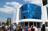 Bewohner von Lugansk haben von den Mitarbeitern der OSZE gefordert, “aufzuhören, sich in Restaurants herumzutreiben”