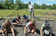 Школьники со всей России ищут древние артефакты на раскопках в Крыму