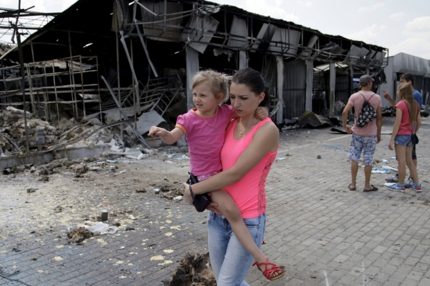 На линии соприкосновения под огнем постоянно проживают 11 тыс мирных жителей ДНР