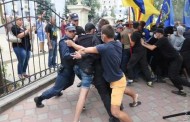 Chaos In Odessa ! Nazi’s At War, Right Sector Battling With Ukraine Regime Authorities !