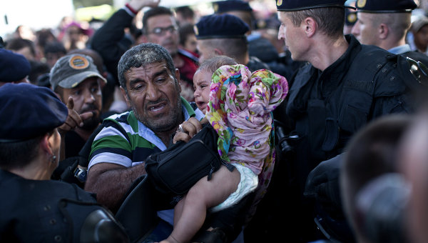Migrant crisis: Croatia closes border crossings with Serbia