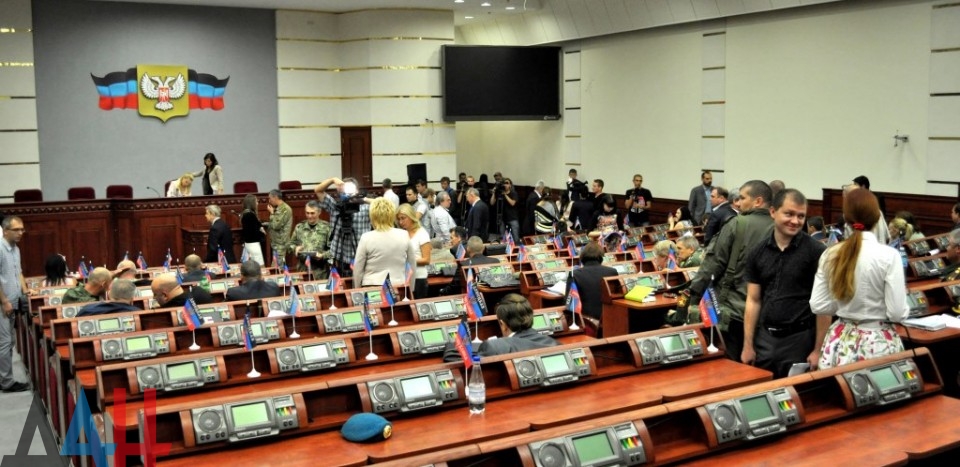 Парламент ДНР разрешил военнослужащим заниматься политикой, в том числе в качестве депутатов