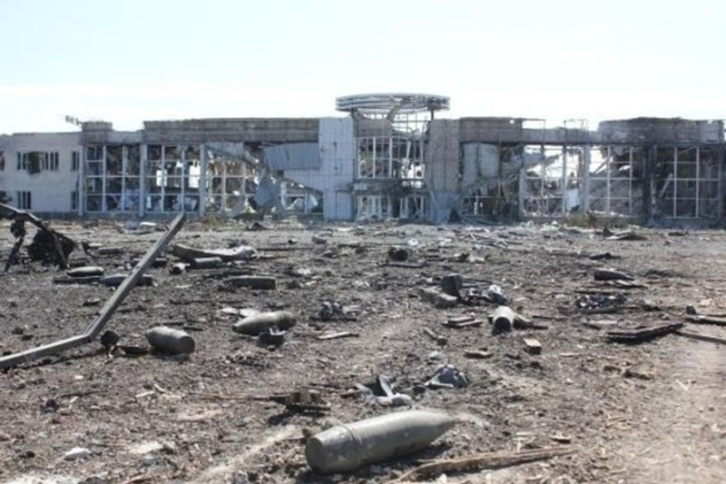 Ukrainian Nazi fighters restarted the shelling of the Donetsk airport