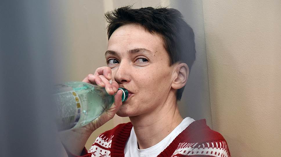 Over 100 Ukrainian Thugs Attack Russian Embassy In Support Of War Criminal Nadezhda Savchenko