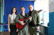 Екатерина Павленко и Дмитрий Дезорцев поздравили защитников Новоазовска (видео)