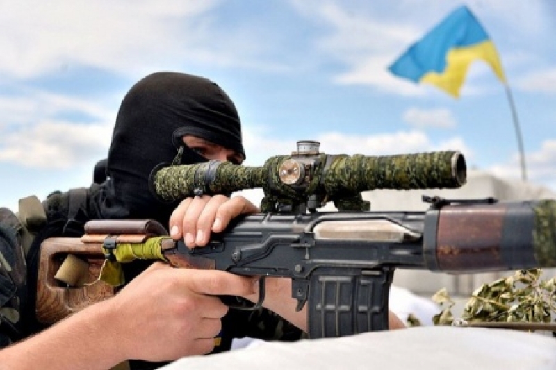 Украина ведет снайперский огонь по мирным ДНР