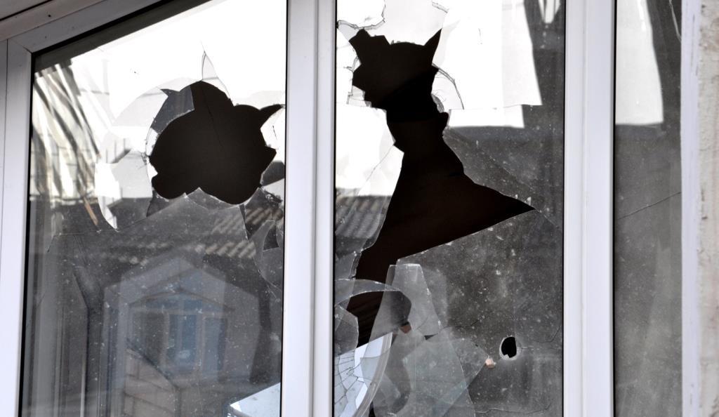 Обстрелами со стороны ВСУ за сутки повреждено 10 жилых домов в ДНР