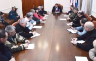 La nuit dernière, le président Zakhartchenko a convoqué une réunion extraordinaire à Donetsk