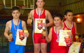 Юные борцы из Донецка завоевали восемь медалей на всероссийском турнире в Ростовской области