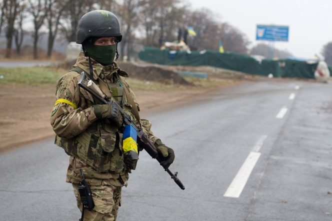 Ukrainian radicals mounting violent actions to support blockade of Donbass