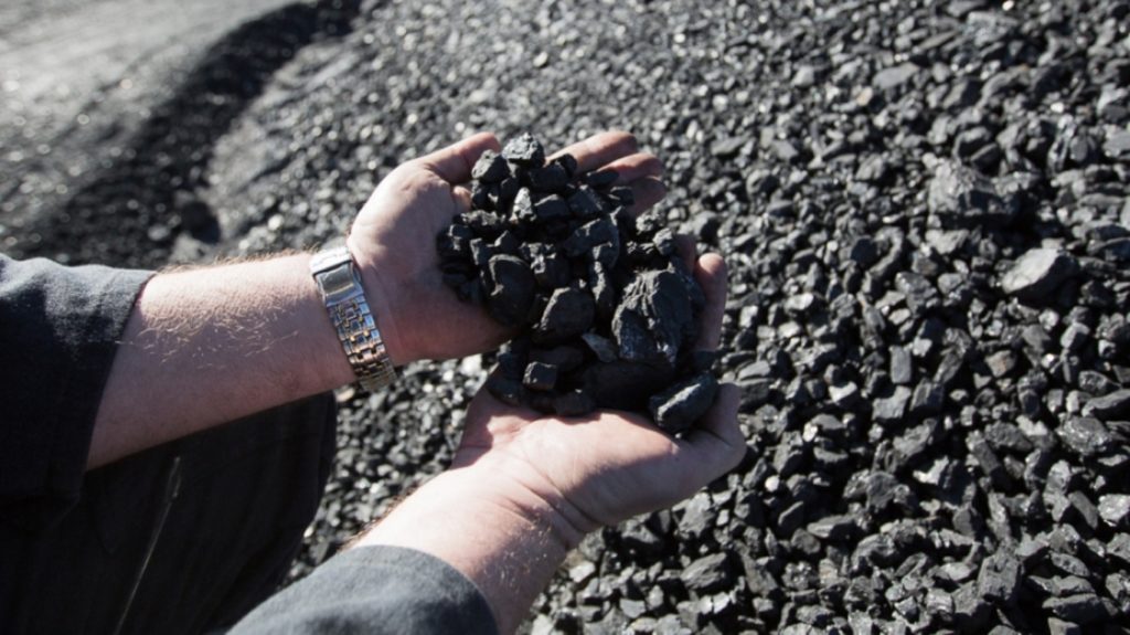 Donetsk People’s Republic Supplying Black Gold ‘Coal’ To Russia ! ~ DPR Pres. Zakharchenko