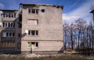 AFU purposefully shell one and the same populated house of Donetsk by tank (VIDEO)