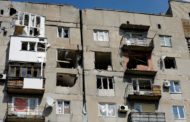 ДНР восстанавливает дома, ВСУ снова ведет обстрел, 2 мирных жителя ранены