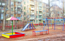 В ДНР в рамках двухмесячника по благоустройству навели порядок на тысячи детских и спортплощадках