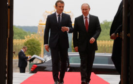 Putin and Macron hold their first meeting in Versailles