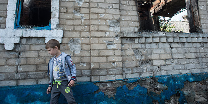 Six Homes Destroyed By The Nazi Ukraine Junta Military, Heavy Bombing On Civilian Areas Over The Weekend In Donetsk !